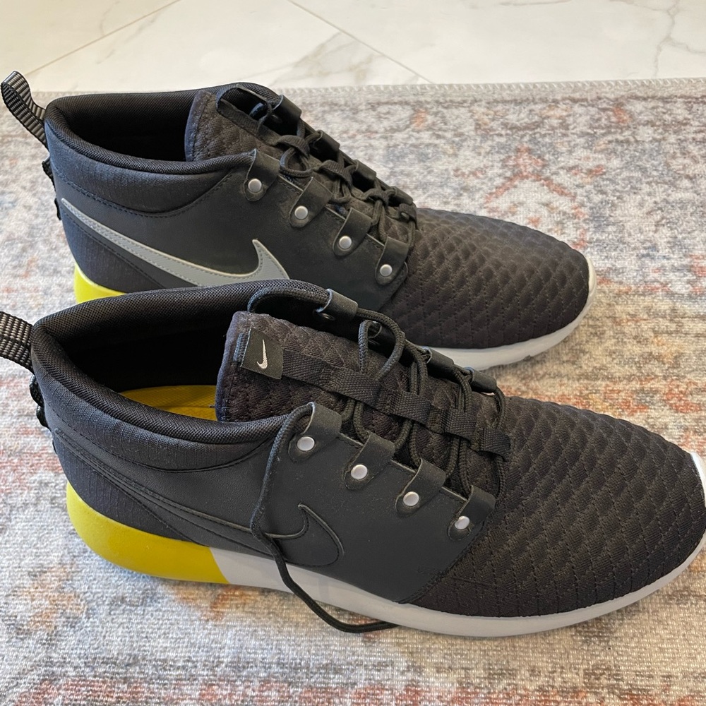 RARE - Nike Roshe Run Sneakerboots
